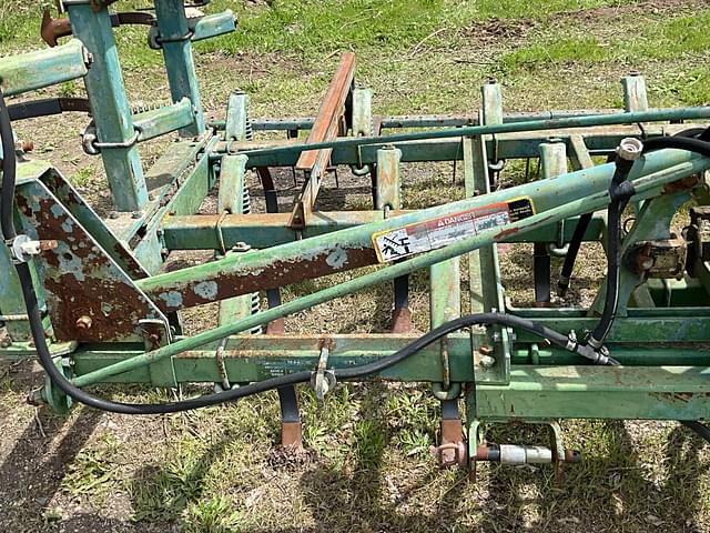 Image of John Deere 1100 equipment image 2
