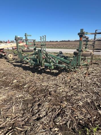 Main image John Deere 1100