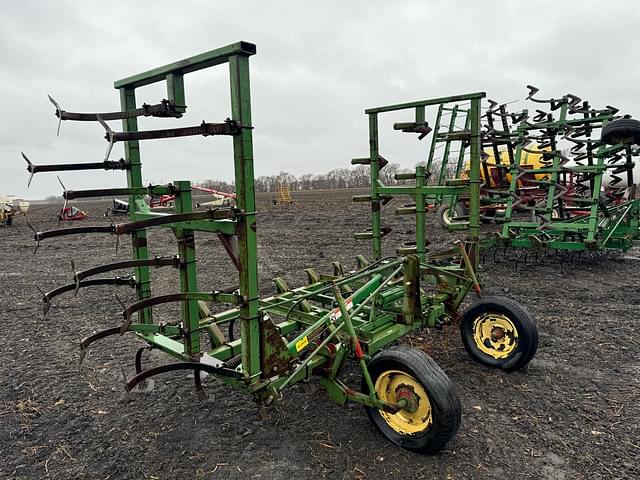 Image of John Deere 1100 equipment image 1