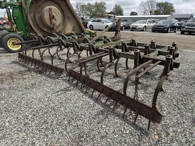 Image of John Deere 1100 equipment image 2