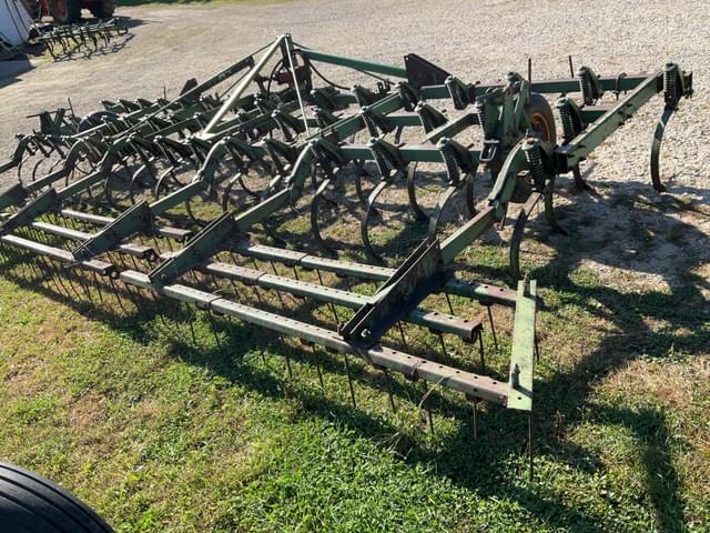 Image of John Deere 1100 equipment image 4