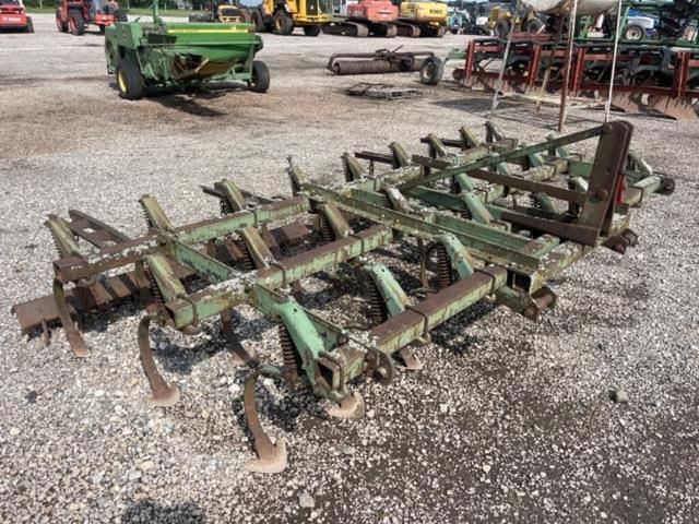 Image of John Deere 1100 equipment image 3