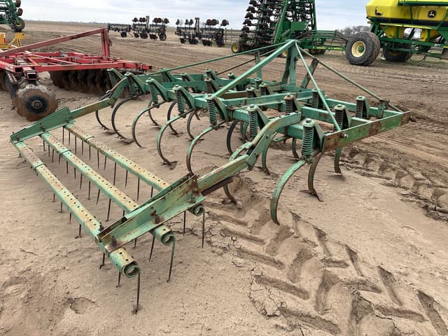 Image of John Deere 1100 equipment image 2