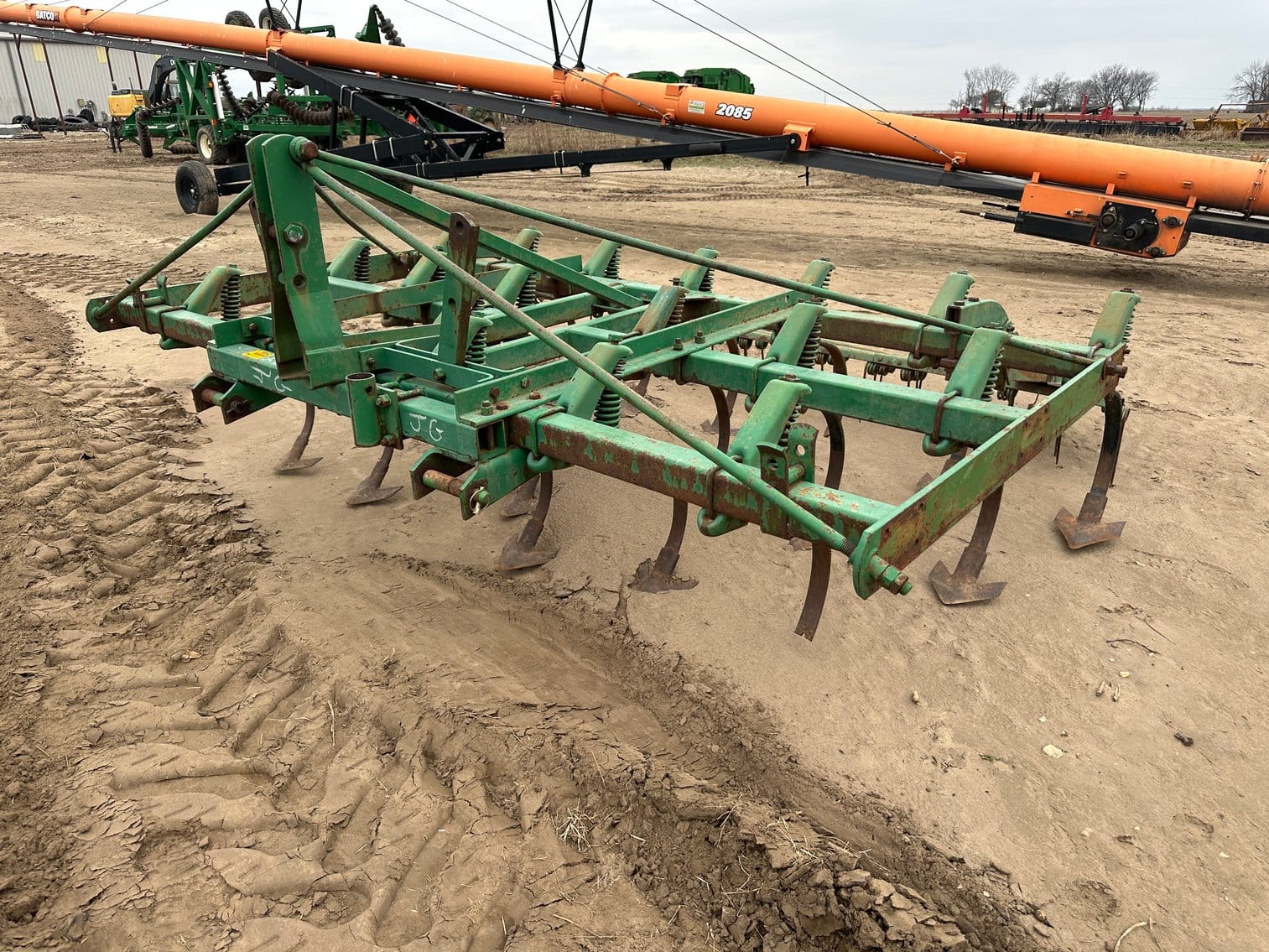 John Deere 1100 Equipment Image0