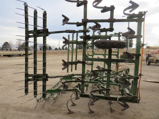 Image of John Deere 1100 equipment image 1