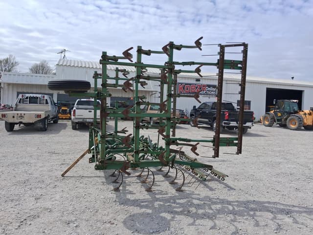 Image of John Deere 1100 equipment image 3
