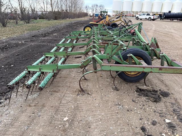 Image of John Deere 1100 equipment image 1