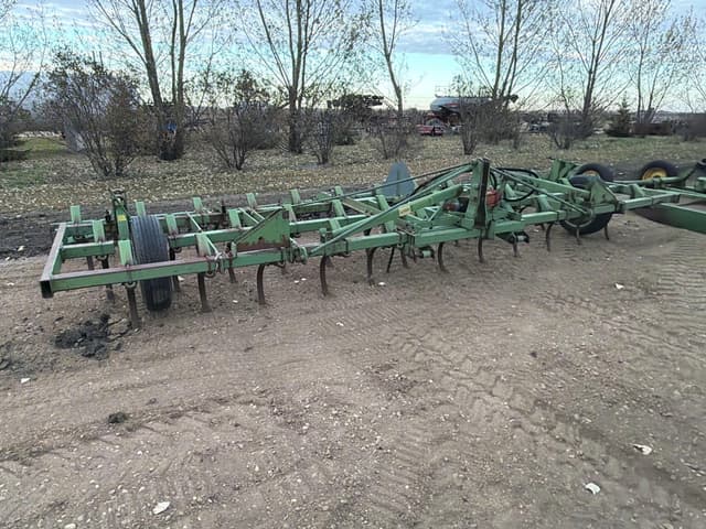 Image of John Deere 1100 equipment image 3