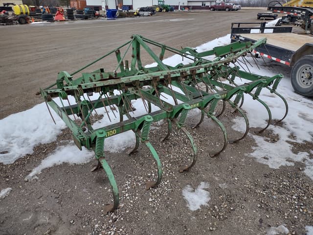 Image of John Deere 1100 equipment image 2