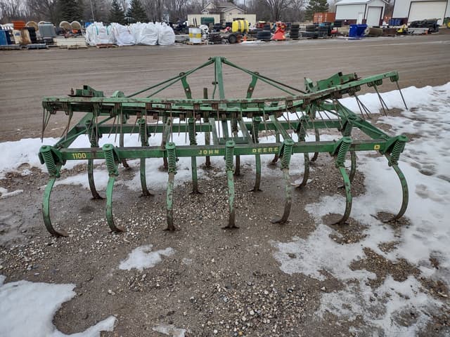 Image of John Deere 1100 equipment image 3