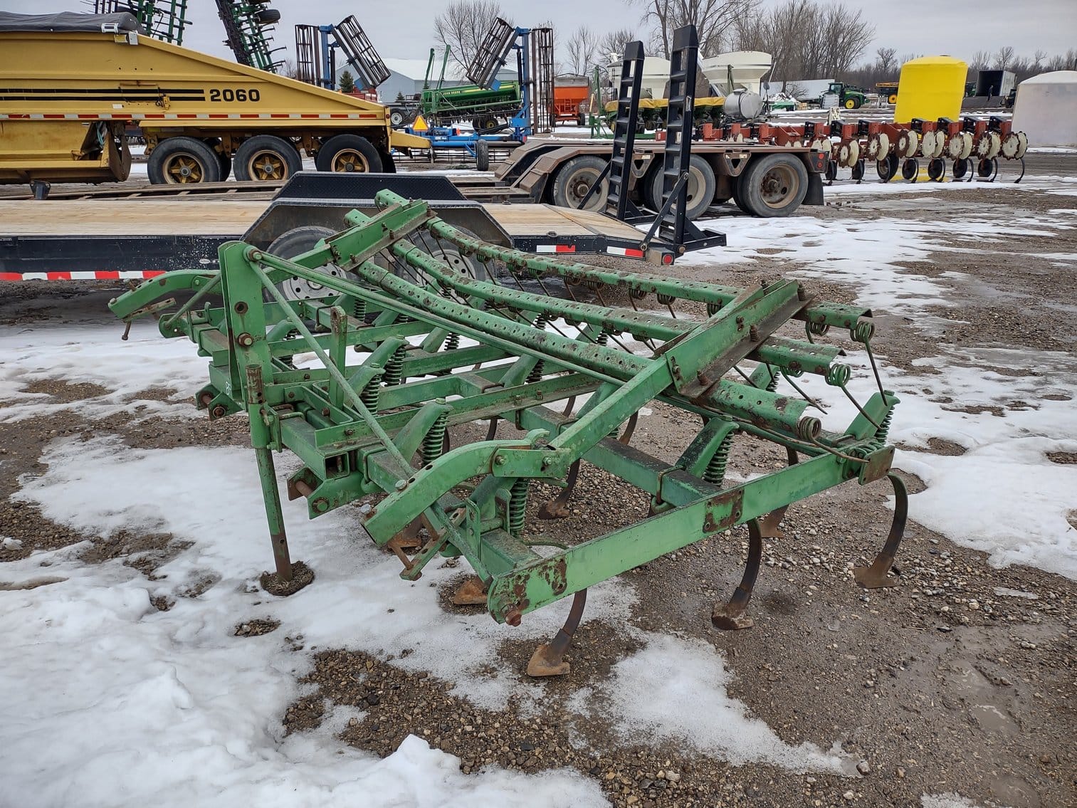 John Deere 1100 Equipment Image0