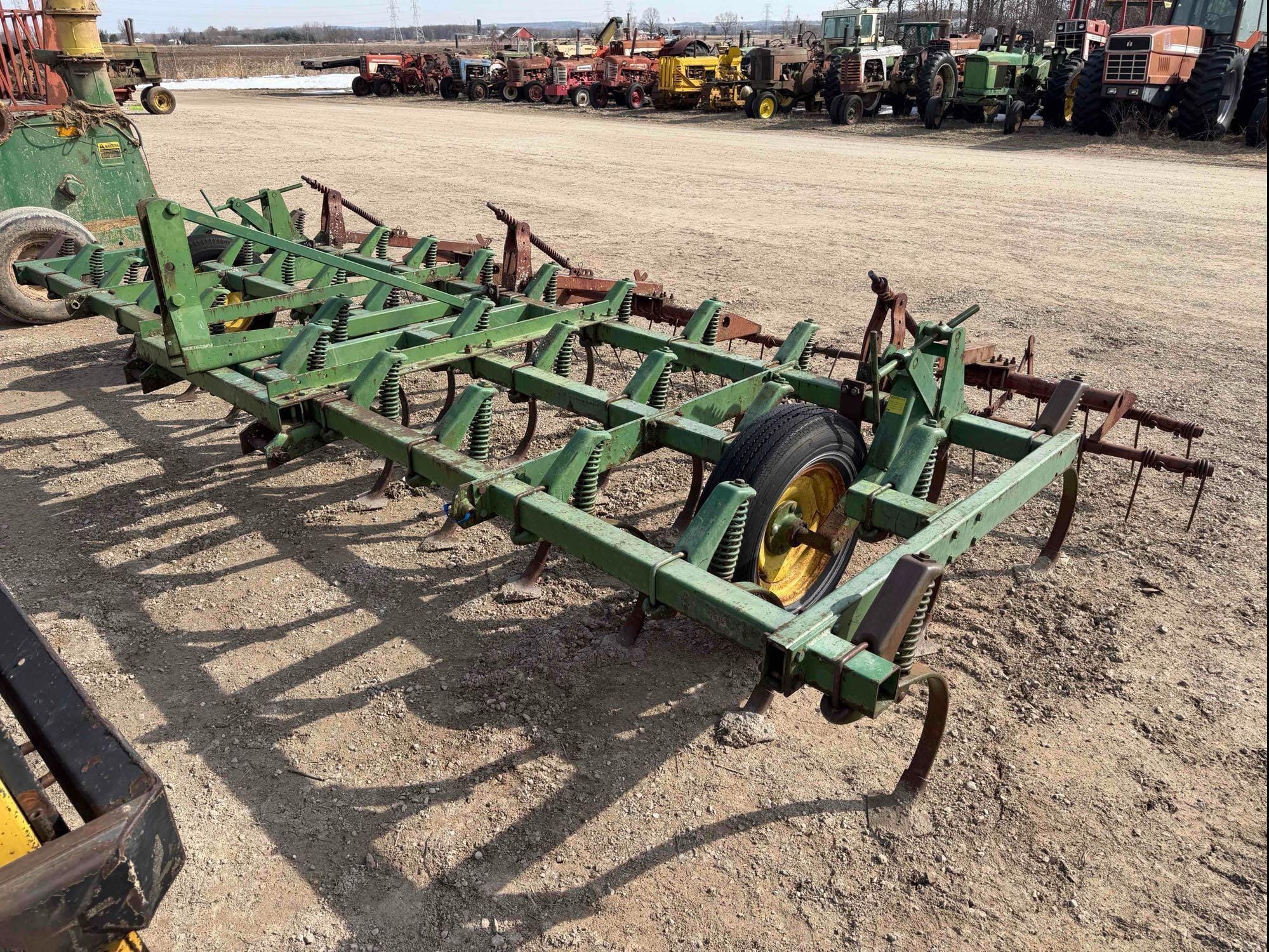 John Deere 1100 Equipment Image0