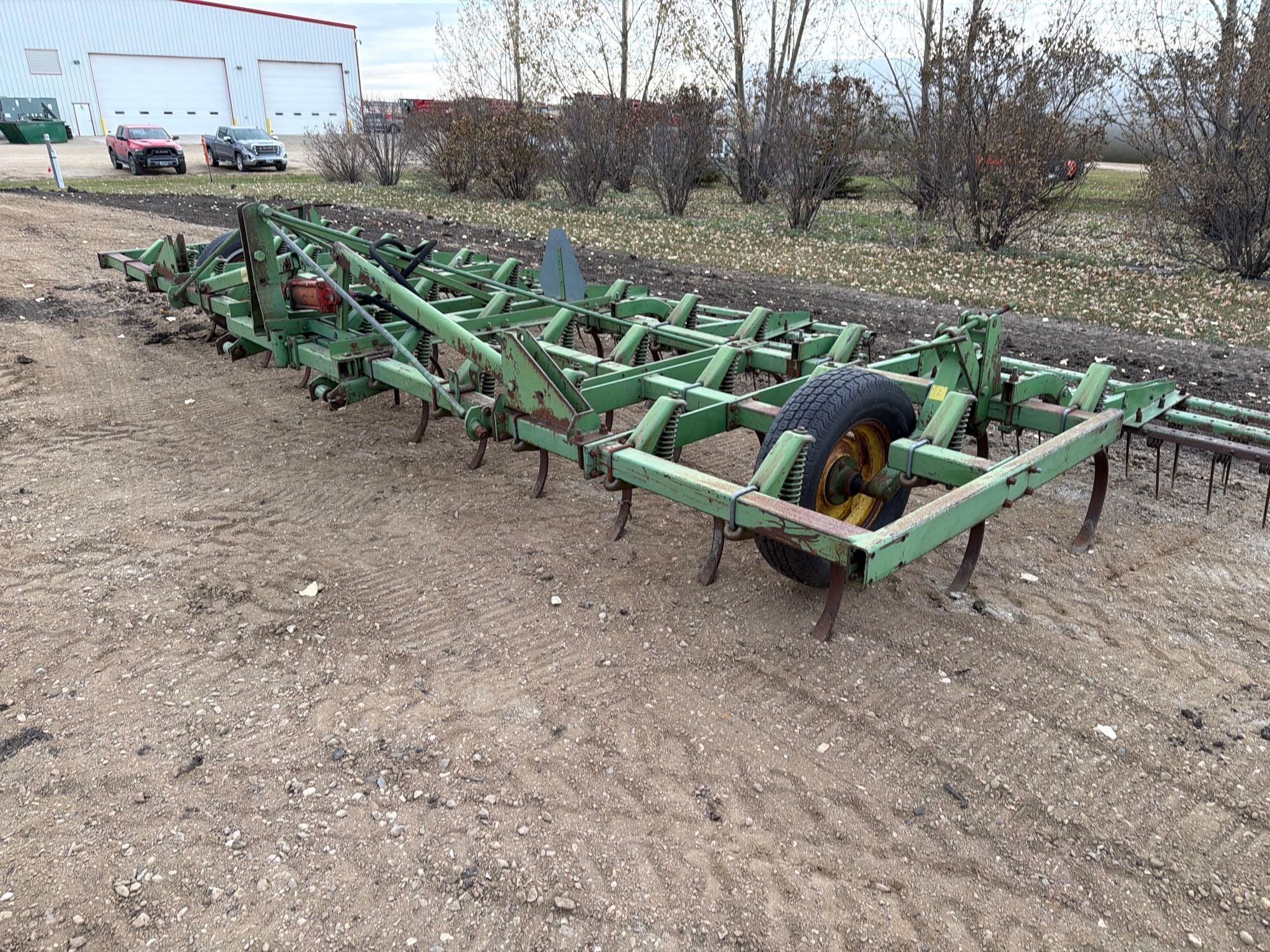 John Deere 1100 Equipment Image0