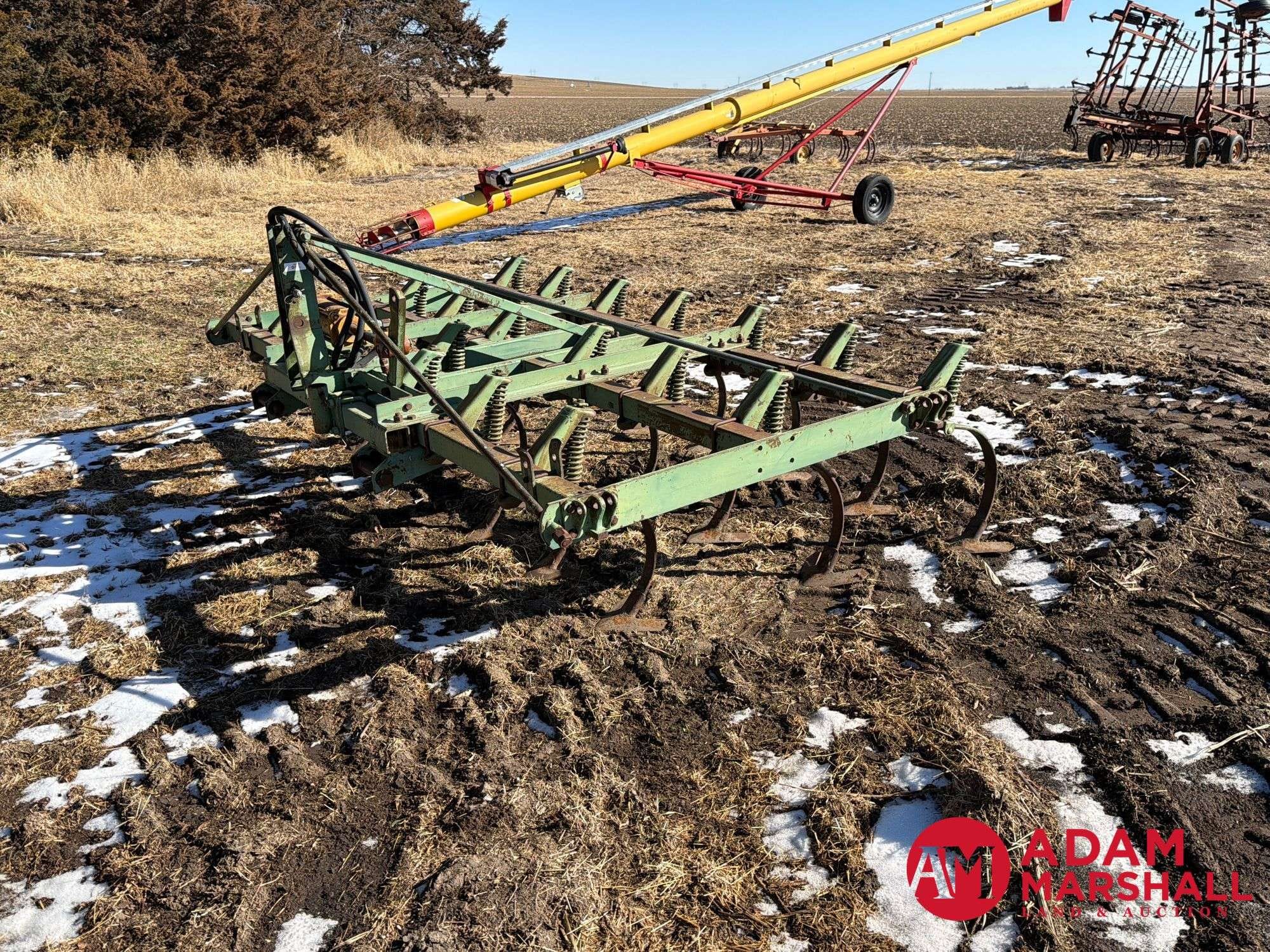 John Deere 1100 Equipment Image0