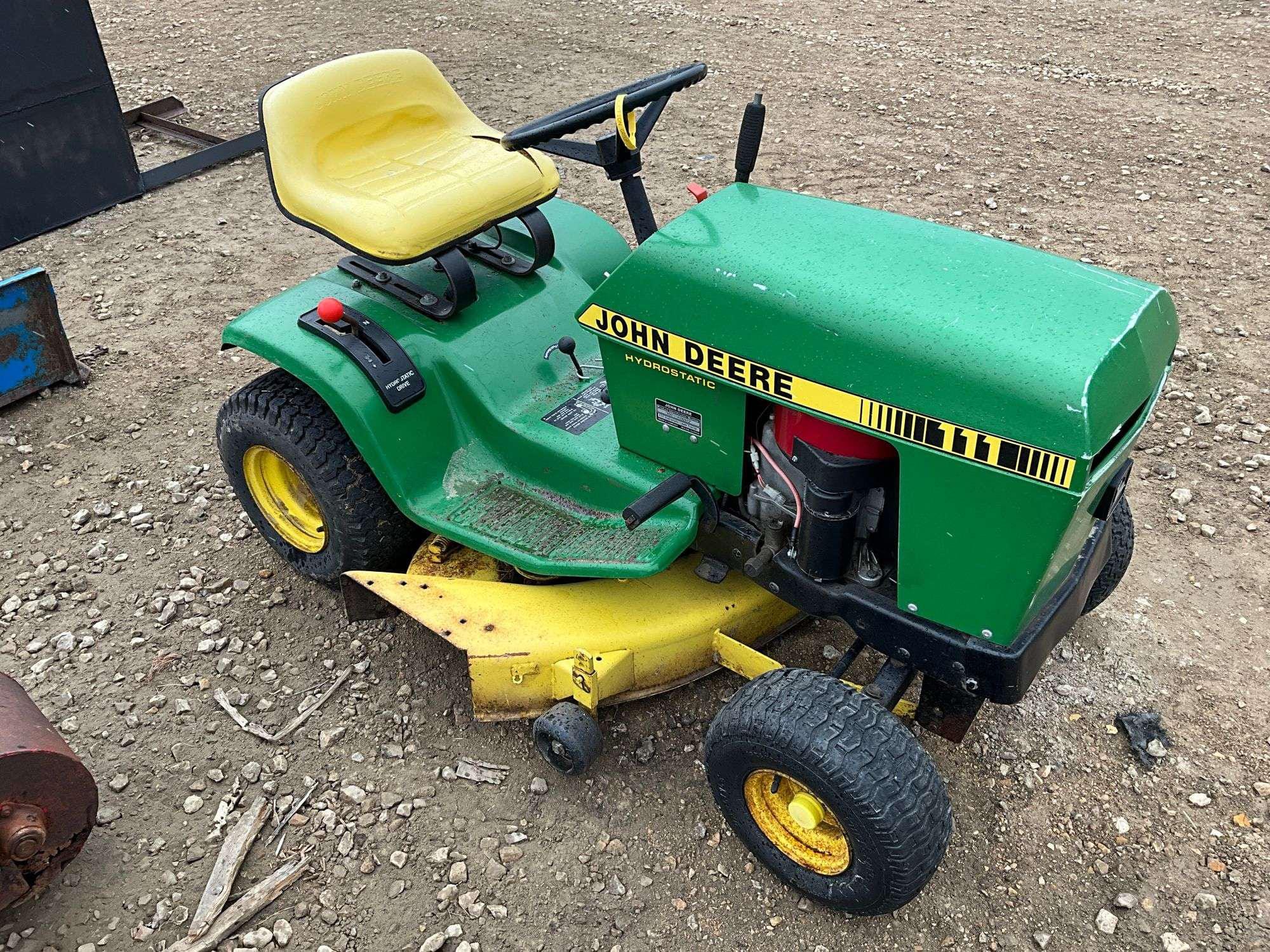 Main image John Deere 111