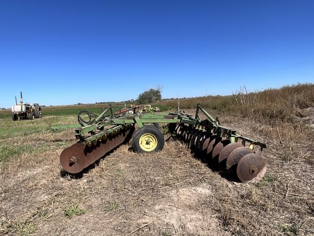Image of John Deere 1110 equipment image 3