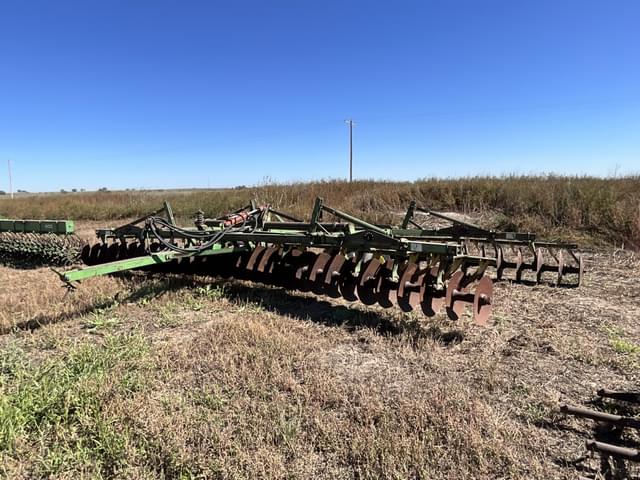 Image of John Deere 1110 equipment image 1