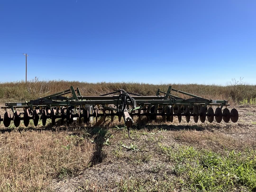 Image of John Deere 1110 Primary image