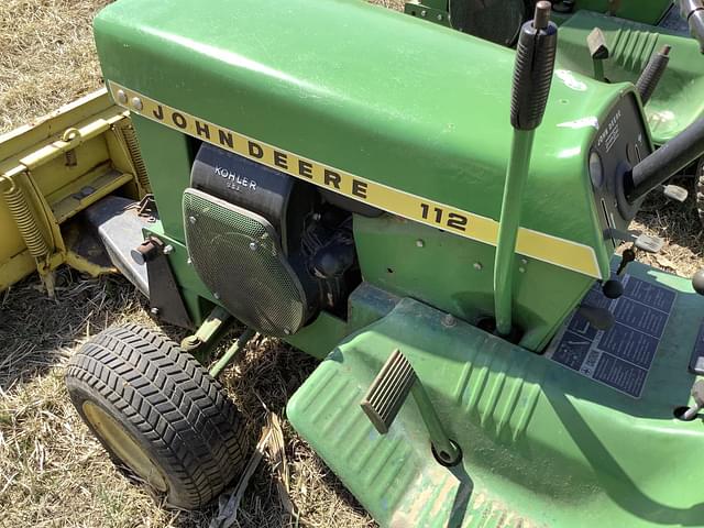 Image of John Deere 112 equipment image 3