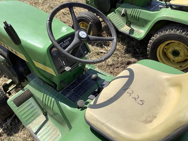 Image of John Deere 112 equipment image 4