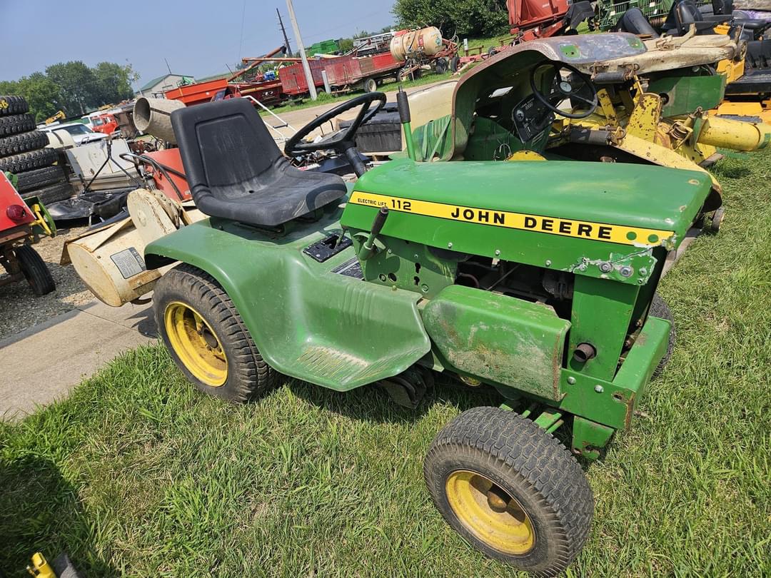 Image of John Deere 112 Image 0