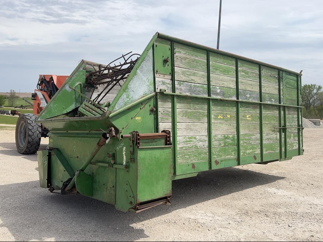 Image of John Deere 112 Primary image