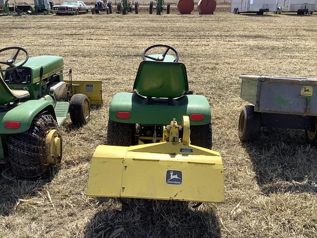 Image of John Deere 112 equipment image 2