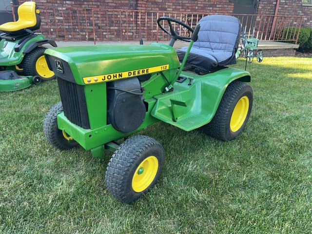 Image of John Deere 112 equipment image 3