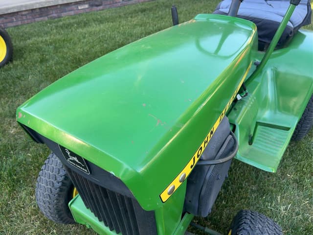 Image of John Deere 112 equipment image 4