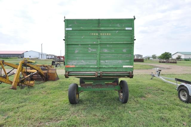 Image of John Deere 112 equipment image 4