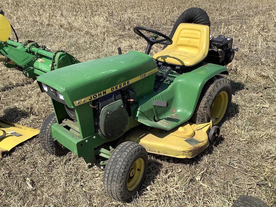 Image of John Deere 112 Primary image