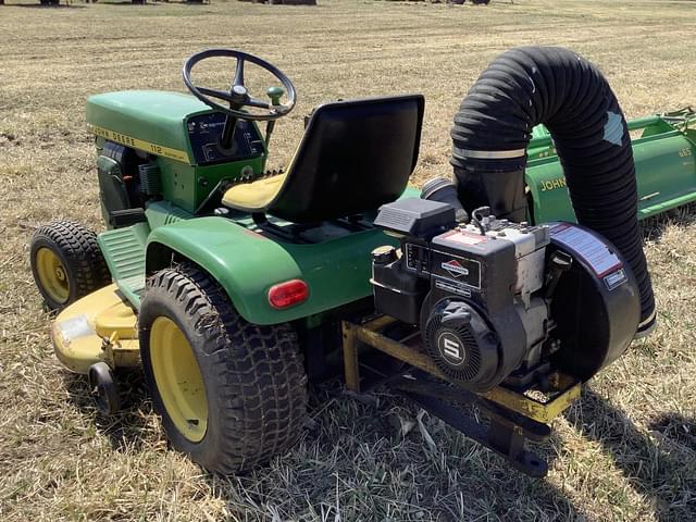 Image of John Deere 112 equipment image 3