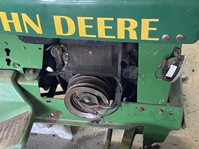 Image of John Deere 112 equipment image 4