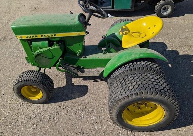 Image of John Deere 112 equipment image 3