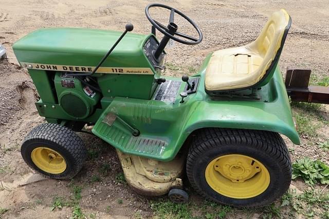 Image of John Deere 112 equipment image 1