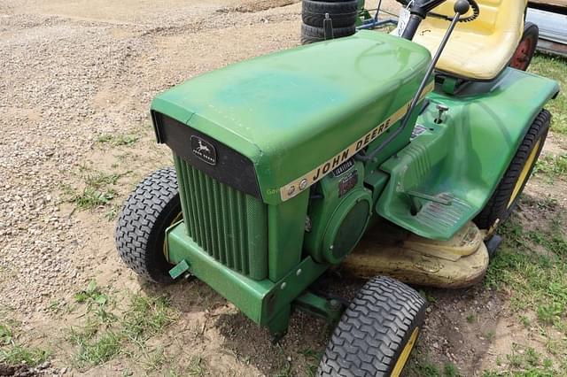 Image of John Deere 112 equipment image 2