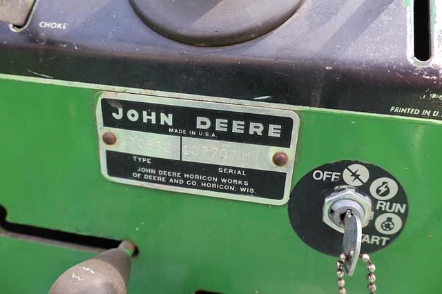 Image of John Deere 112 equipment image 4