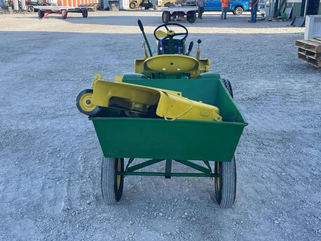 Image of John Deere 112 equipment image 3