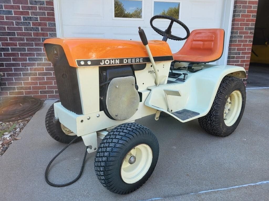 Image of John Deere 112 Primary image