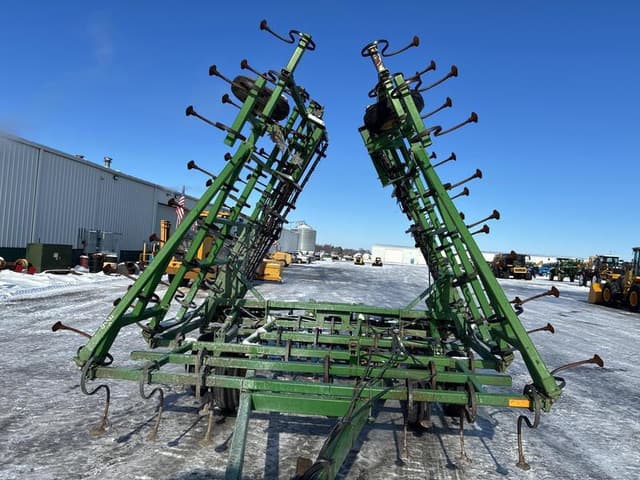 Image of John Deere 960 equipment image 1