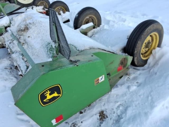 Image of John Deere 115 equipment image 4