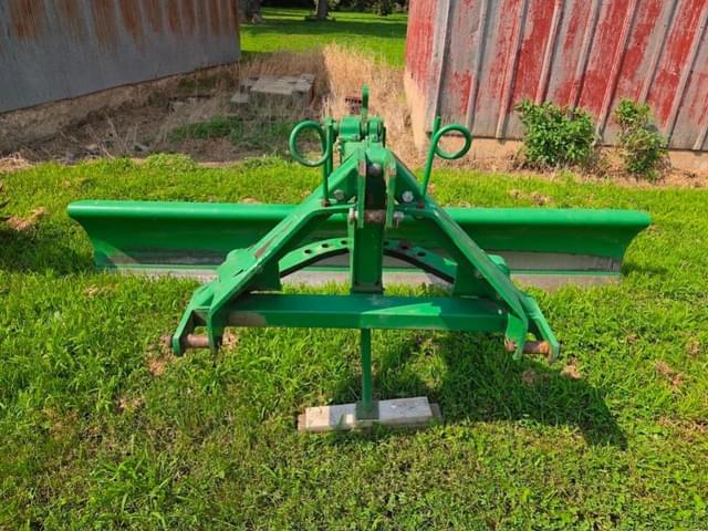 Image of John Deere 115 equipment image 4