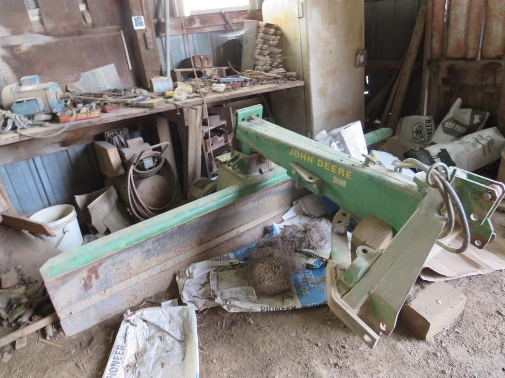 John Deere 115 Equipment Image0