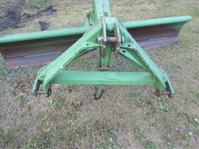 Image of John Deere 115 equipment image 1