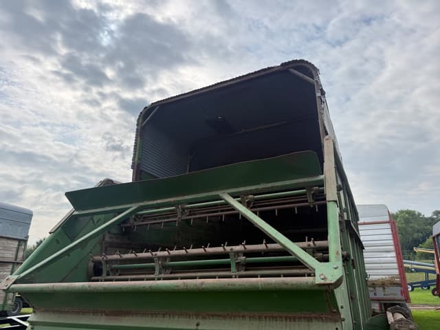 Image of John Deere 115 equipment image 2