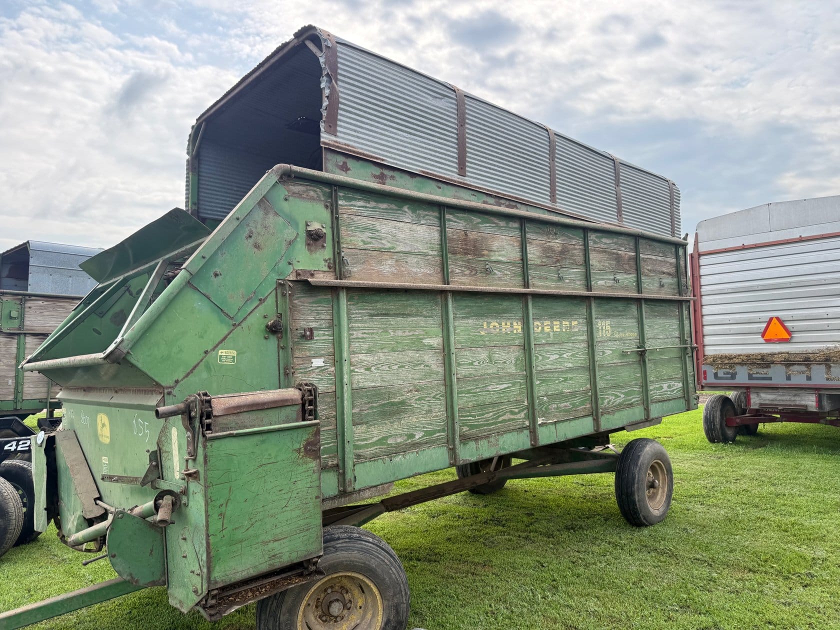 John Deere 115 Equipment Image0