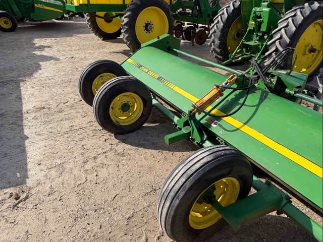 Image of John Deere 115 equipment image 4