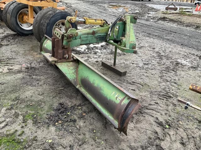 Image of John Deere 115 equipment image 4