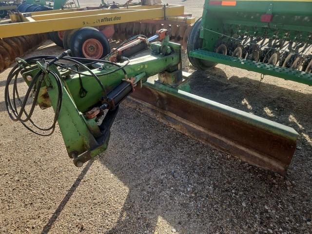 Image of John Deere 115 equipment image 2