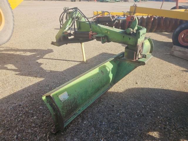 Image of John Deere 115 equipment image 3